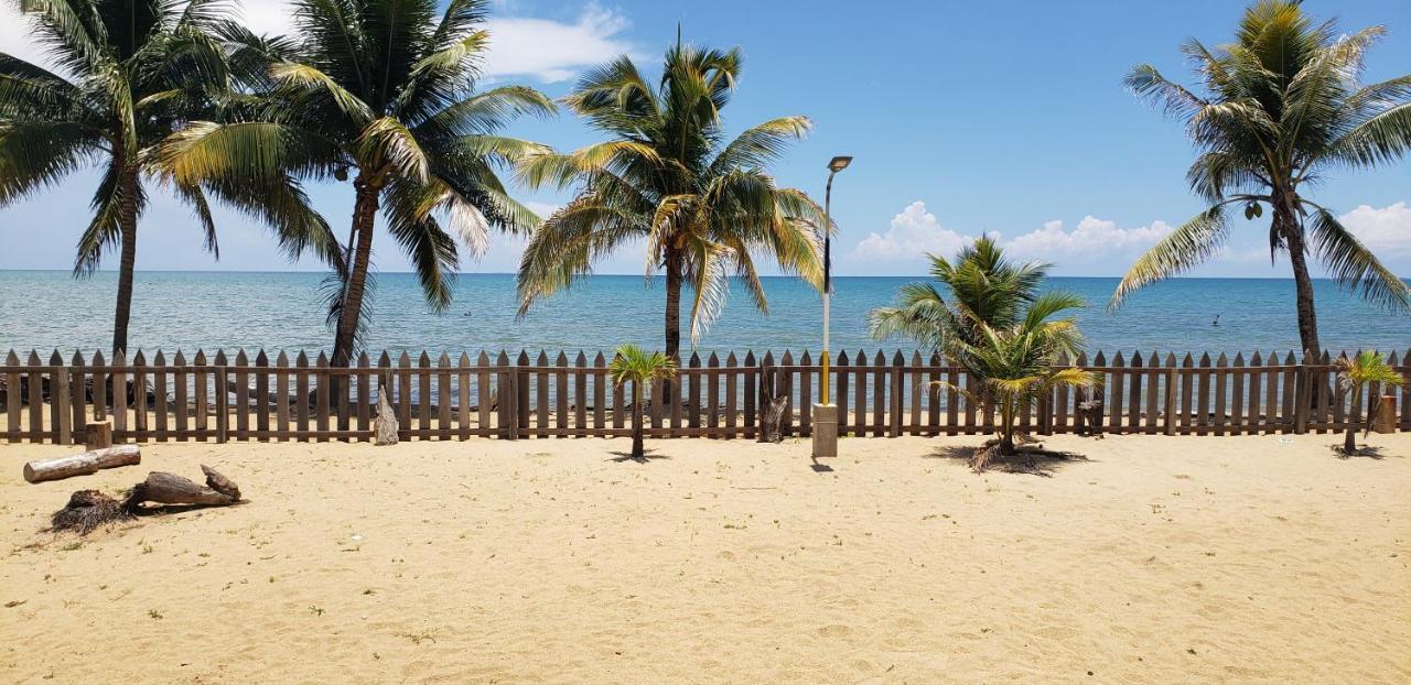 Pal'S On The Beach - Dangriga, Belize Екстериор снимка