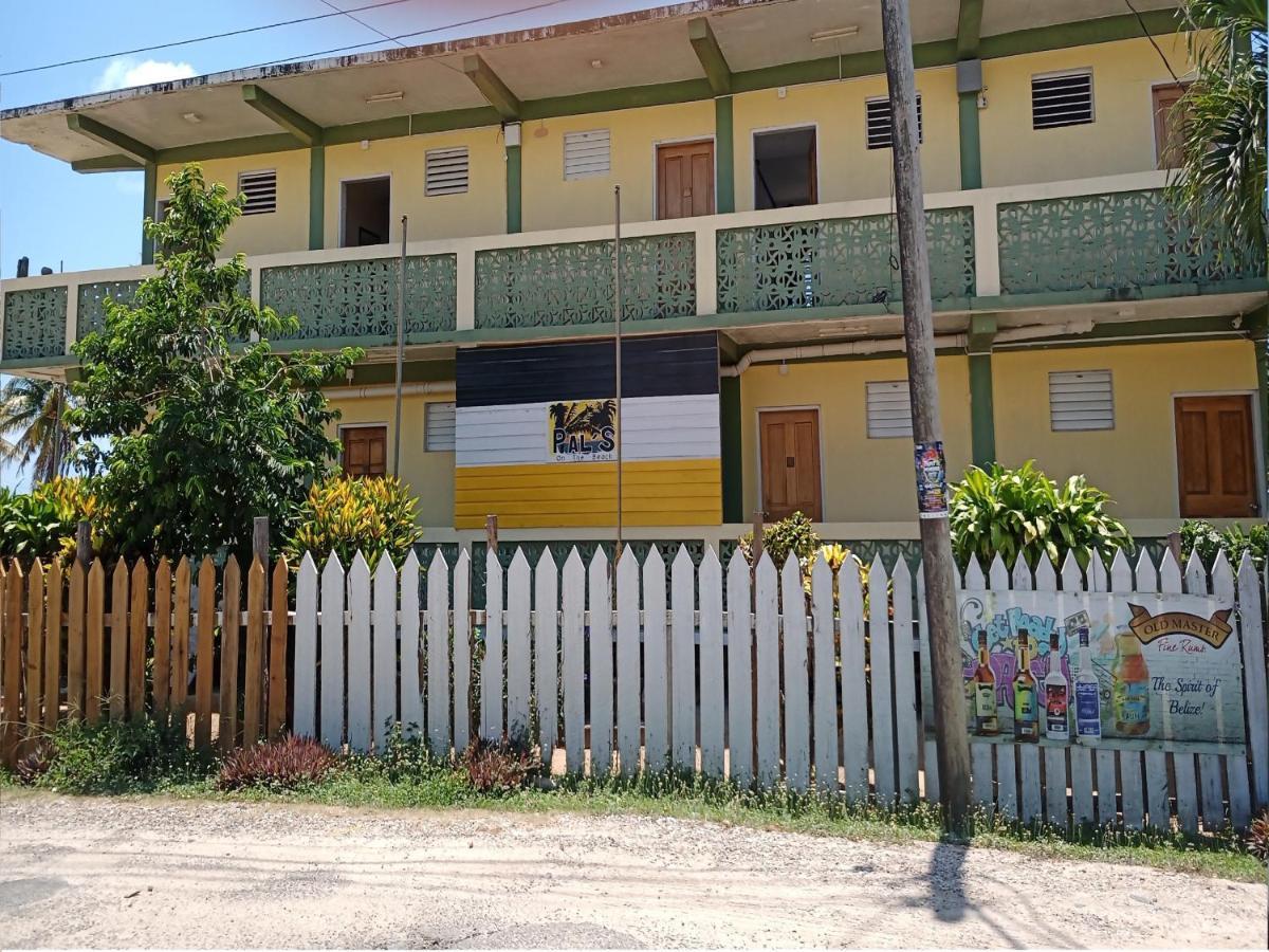 Pal'S On The Beach - Dangriga, Belize Екстериор снимка