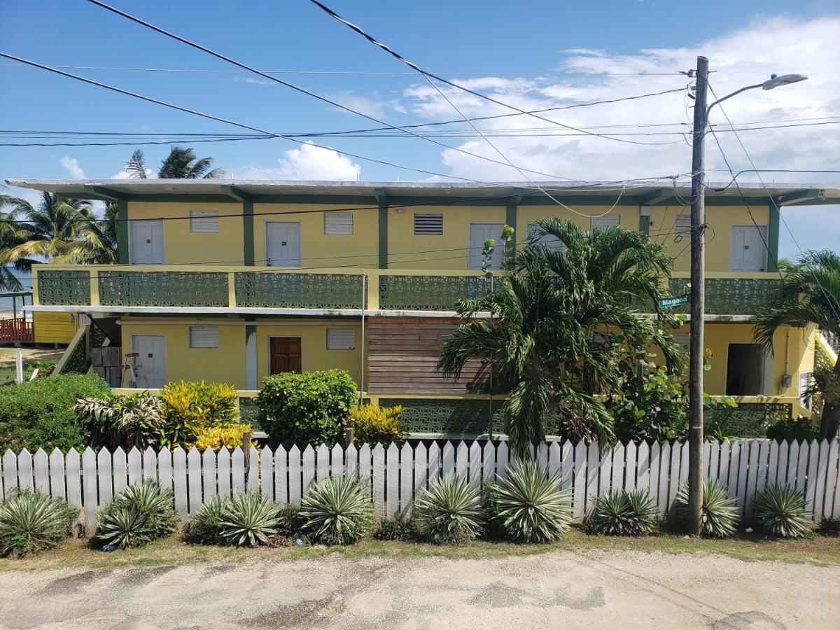 Pal'S On The Beach - Dangriga, Belize Екстериор снимка