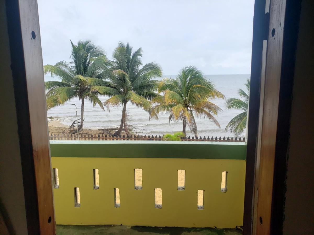 Pal'S On The Beach - Dangriga, Belize Екстериор снимка