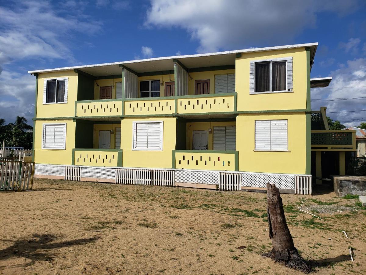 Pal'S On The Beach - Dangriga, Belize Екстериор снимка